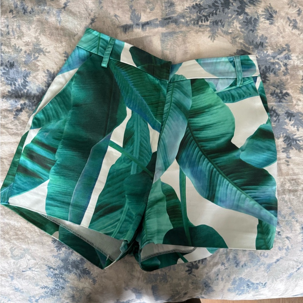 Marciano Tropical Green Leaf Print Women's Shorts size 2